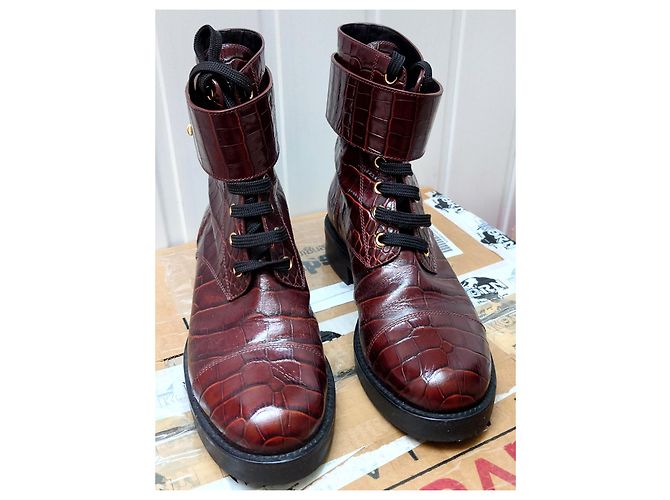 Louis Vuitton Stivale Louis Vuittton Wonderland in pelle rosso bordeaux 38.5 - vista 3