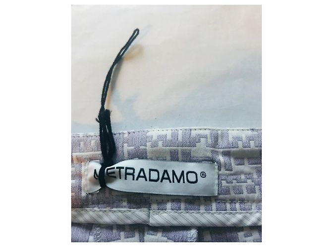 Autre Marque Bermudashorts mit Metradamo-Muster Weiß Lila - Ansicht 5
