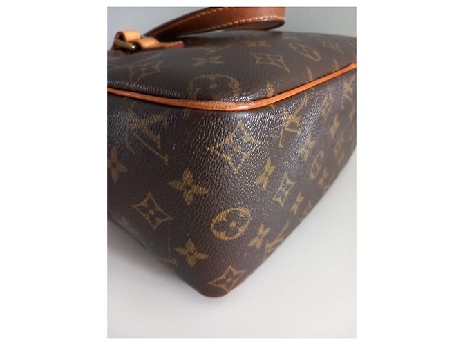 Cité Louis Vuitton Cite MM Borsa a spalla Monogram Marrone - vista 4