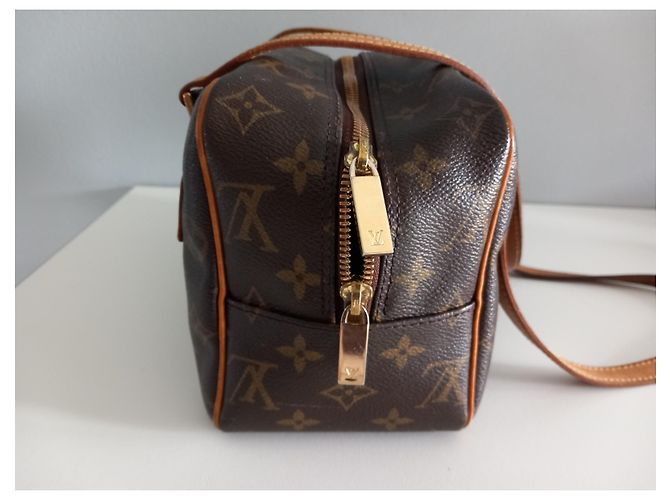 Cité Louis Vuitton Cite MM Borsa a spalla Monogram Marrone - vista 8