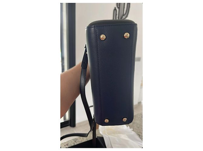 Borsa a mano Chanel Neo Executive in pelle blu navy - vista 5
