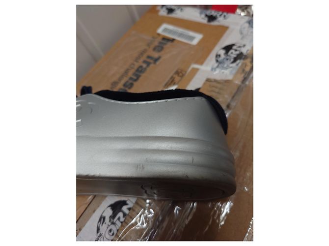 Chanel blu/pelle grigia/Sneaker con lacci in velluto CC Logo Grigio - vista 14