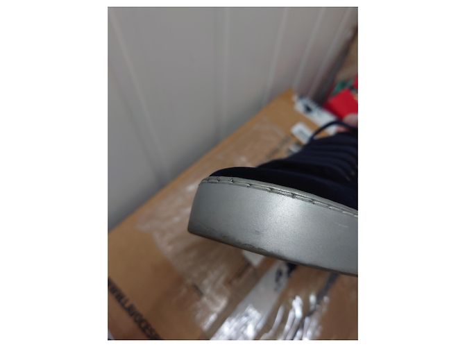 Chanel blu/pelle grigia/Sneaker con lacci in velluto CC Logo Grigio - vista 17