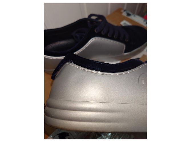 Chanel blu/pelle grigia/Sneaker con lacci in velluto CC Logo Grigio - vista 8