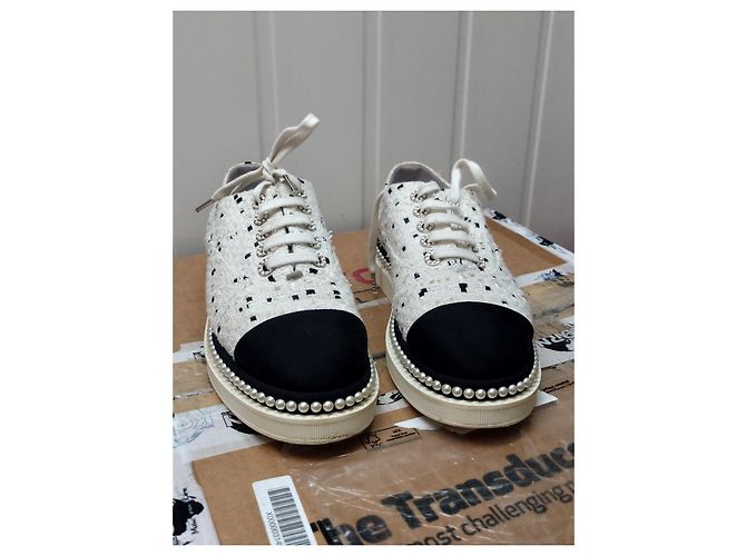 Tweed bianco Chanel/Sneaker in tessuto con lacci - vista 2