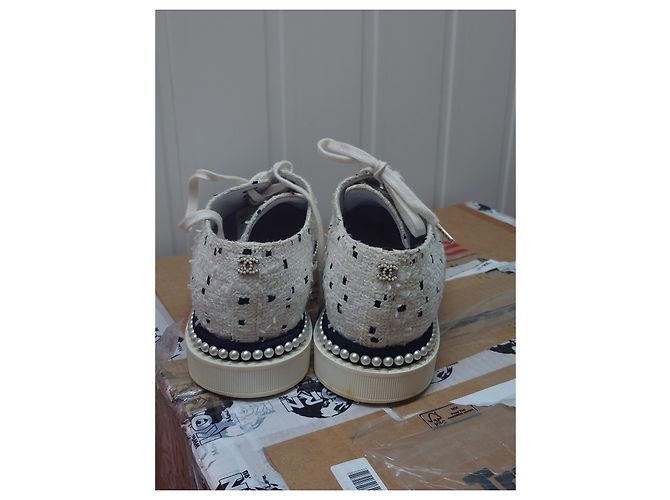Tweed bianco Chanel/Sneaker in tessuto con lacci - vista 3