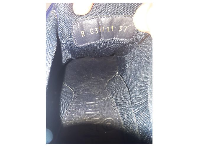 Chanel blu/Sneakers stringate con logo CC in pelle color oro 37 US 7 UK 4 D'oro - vista 10