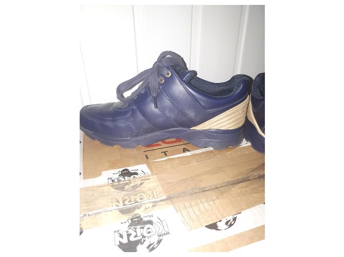 Chanel blu/Sneakers stringate con logo CC in pelle color oro 37 US 7 UK 4 D'oro - vista 11