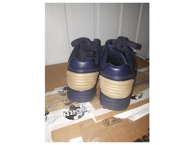 Chanel blu/Sneakers stringate con logo CC in pelle color oro 37 US 7 UK 4 D'oro - vista 4