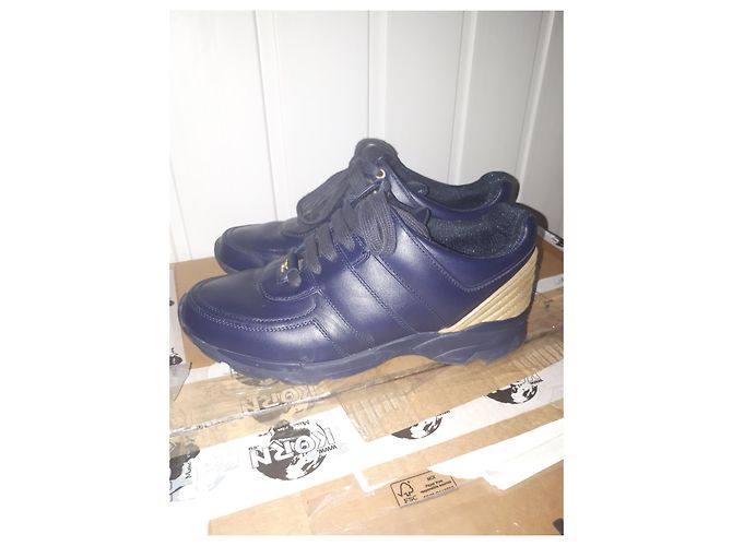 Chanel blu/Sneakers stringate con logo CC in pelle color oro 37 US 7 UK 4 D'oro - vista 5