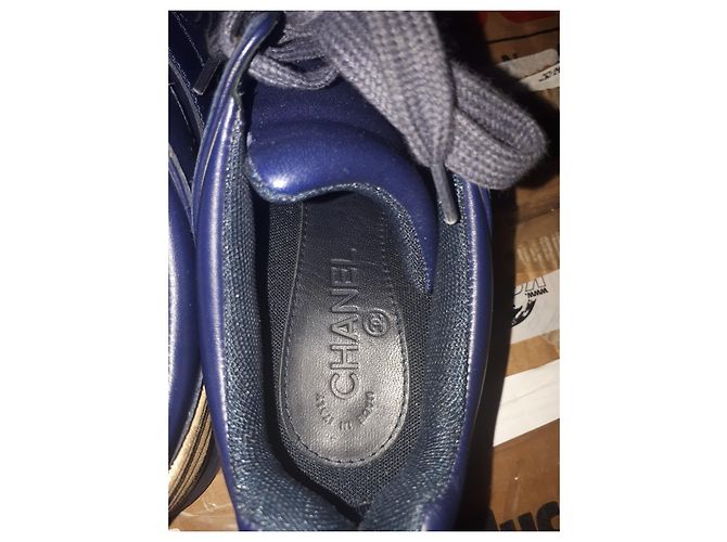 Chanel blu/Sneakers stringate con logo CC in pelle color oro 37 US 7 UK 4 D'oro - vista 7