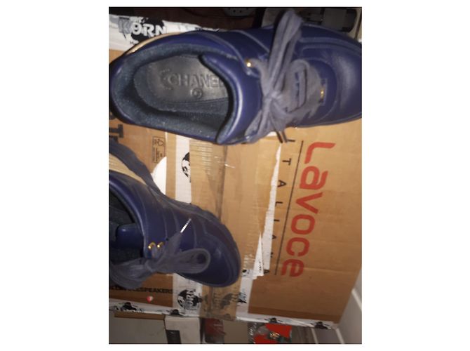Chanel blu/Sneakers stringate con logo CC in pelle color oro 37 US 7 UK 4 D'oro - vista 9