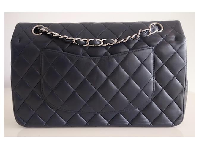 Timeless Borsa media Chanel Classic Blu navy - vista 3