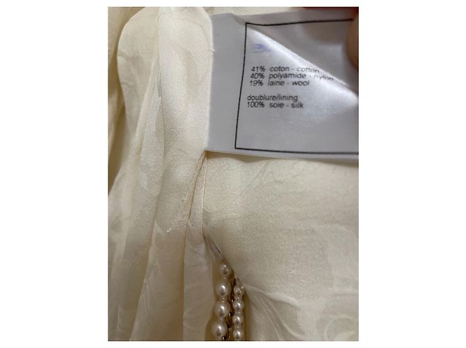 Chanel Blazer CC Tweed com aplicação de pérolas Cru - vista 10