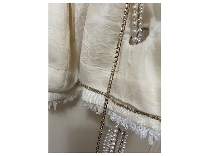 Chanel Blazer CC Tweed com aplicação de pérolas Cru - vista 11
