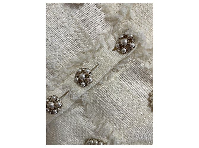 Chanel Blazer CC Tweed com aplicação de pérolas Cru - vista 3