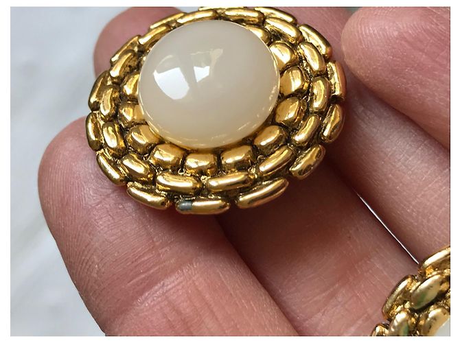Pendientes Chanel Oro y Perla Gold hardware - vista 3