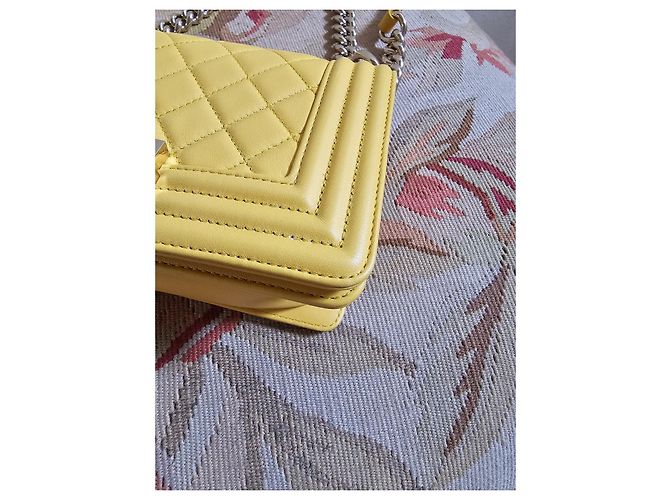 Borsa Chanel Boy piccola in pelle gialla Giallo - vista 12