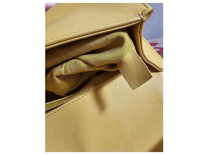 Borsa Chanel Boy piccola in pelle gialla Giallo - vista 8
