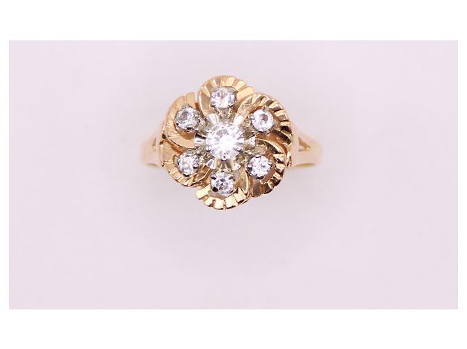 Autre Marque Anello floreale con pietre bianche in oro giallo 18 carati Gold hardware - vista 3