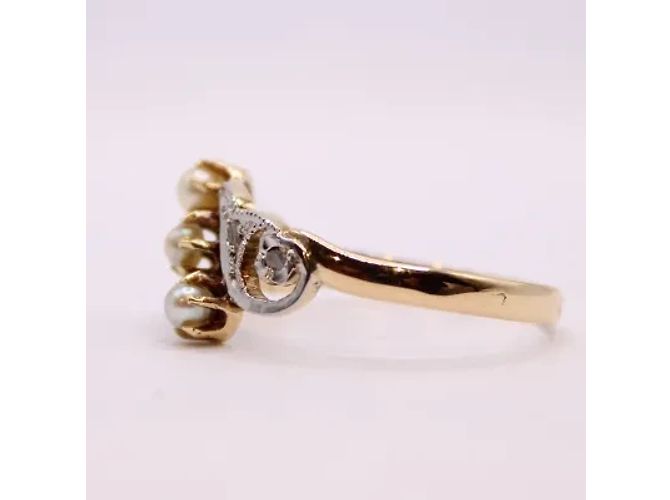 Autre Marque Belle Epoque-Trilogie-Ring aus feinen Perlen und Diamanten, eingefasst in Gelb- und Weißgold 18 Karat Gold hardware - Ansicht 5