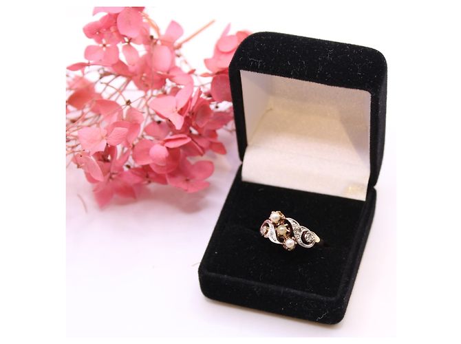 Autre Marque Belle Epoque-Trilogie-Ring aus feinen Perlen und Diamanten, eingefasst in Gelb- und Weißgold 18 Karat Gold hardware - Ansicht 8