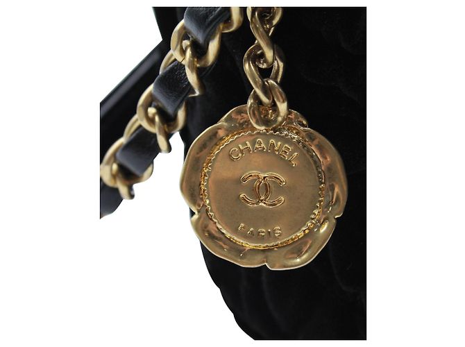 Borsa a tracolla Camellia a catena a due vie Chanel in velluto nero - vista 12