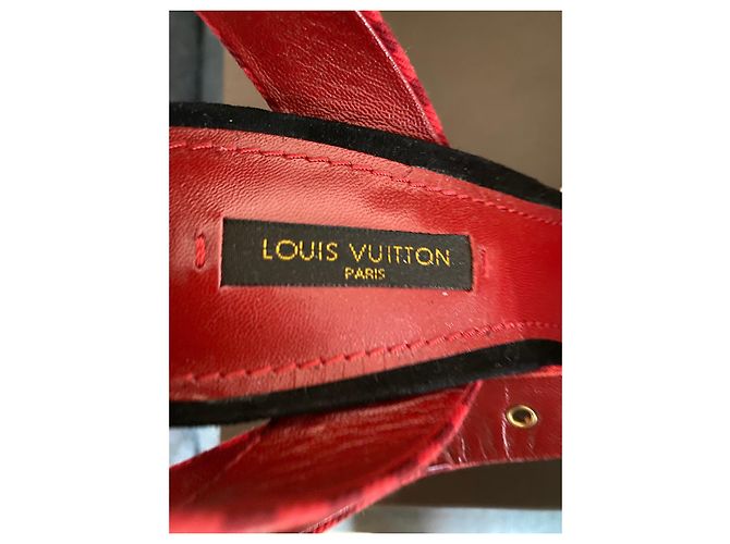 Décolleté Louis Vuitton Cruise Rosse in Cotone Rosso - vista 4