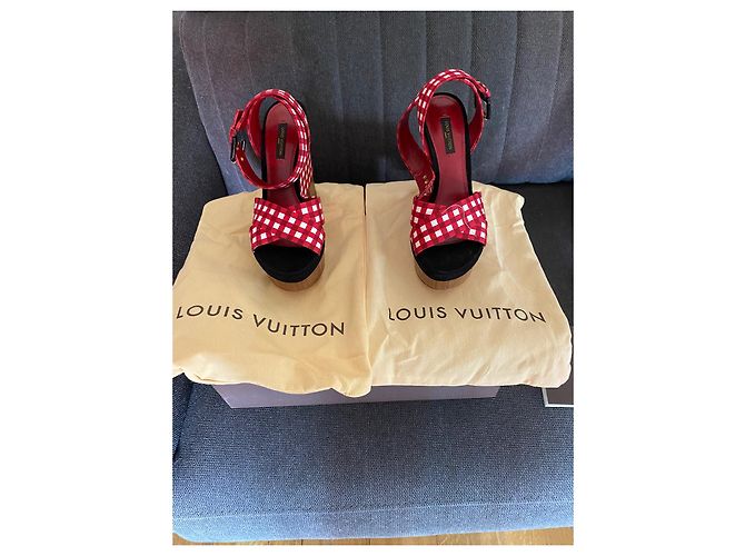 Décolleté Louis Vuitton Cruise Rosse in Cotone Rosso - vista 5
