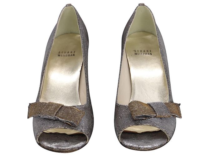Stuart Weitzman Peep-Toe-Schleifendetail-Absätze aus silbernem Polyester - Ansicht 3