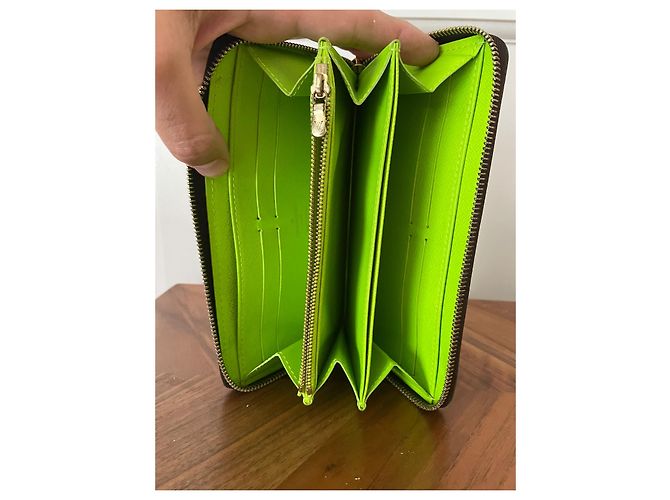 Louis Vuitton Cartera LV Zippy Graffiti stephen sprouse Verde - vista 3