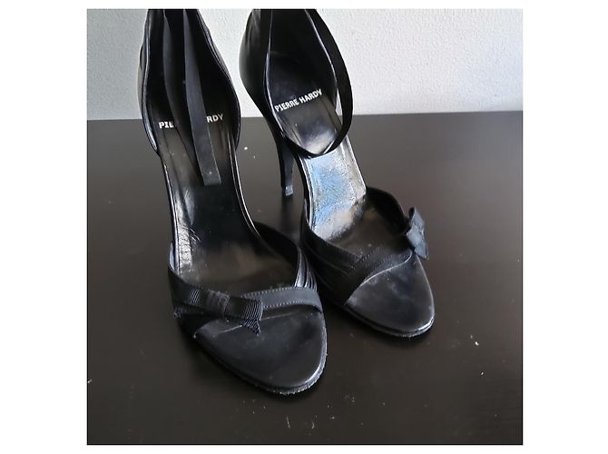 Sandali Pierre Hardy in pelle nera Nero - vista 9