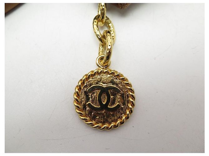 Medaillon BOLSA DE MÃO DE COURO CHANEL CABAS SHOPPING MEDALHÃO MARROM ACOLCHOADA - vista 5