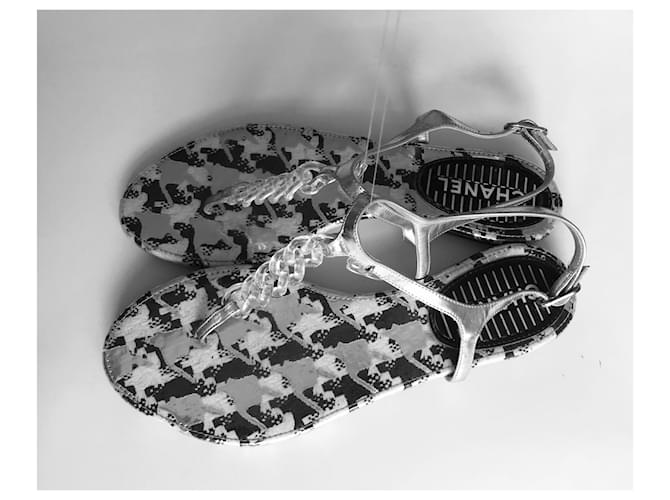 Sandali Infradito Chanel CC Pelle Argento Nero Grigio - vista 3
