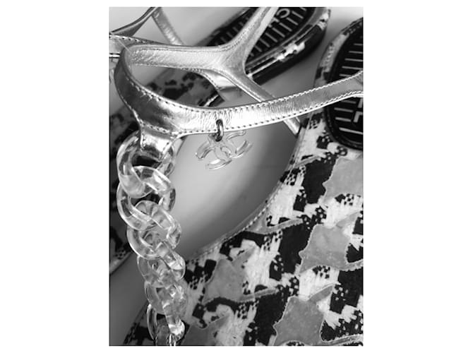 Sandali Infradito Chanel CC Pelle Argento Nero Grigio - vista 5