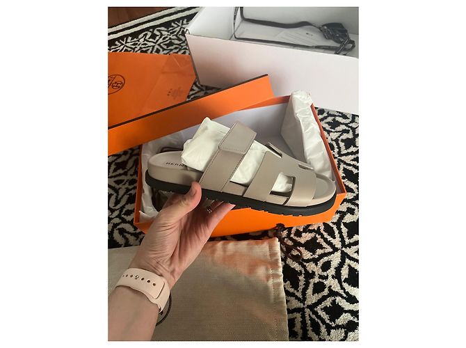 Hermès Hermes Zypern Sandalen Beige - Ansicht 2