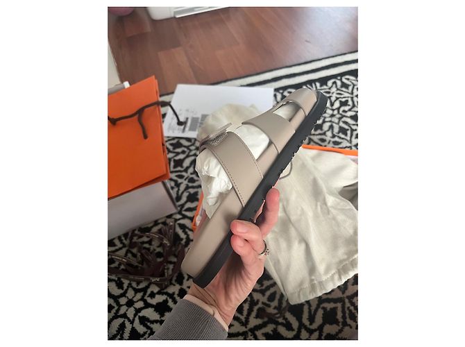 Hermès Hermes Zypern Sandalen Beige - Ansicht 3