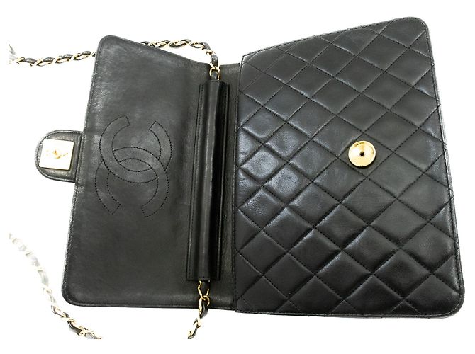 Borsa a tracolla piccola catena CHANEL Pochette in pelle di agnello trapuntata nera Nero - vista 11