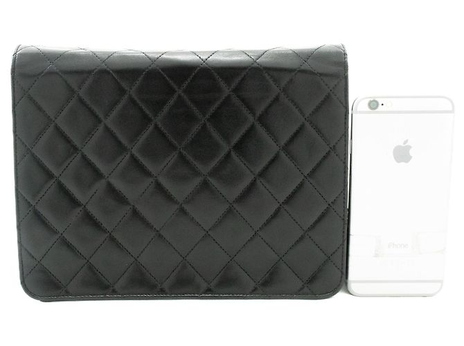 Borsa a tracolla piccola catena CHANEL Pochette in pelle di agnello trapuntata nera Nero - vista 3