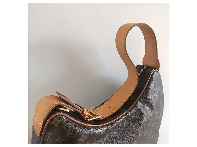 Bolsa Louis Vuitton Croissant GM Monogram Canvas Castanho Marrom - vista 3
