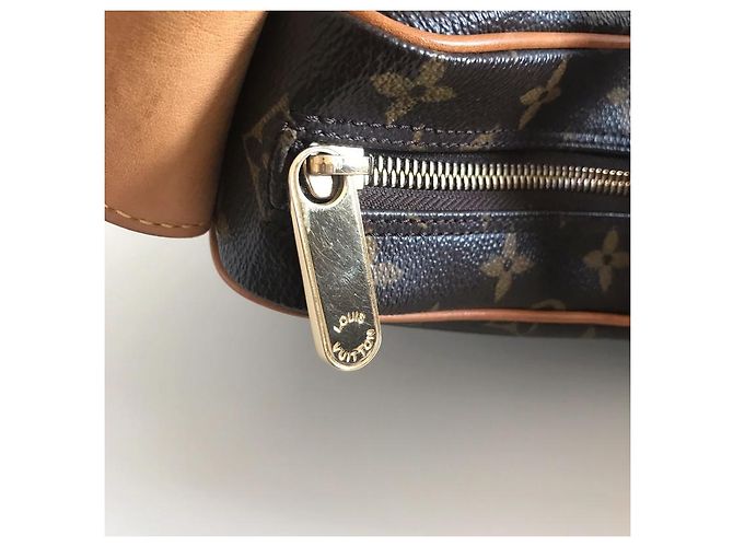 Bolsa Louis Vuitton Croissant GM Monogram Canvas Castanho Marrom - vista 9