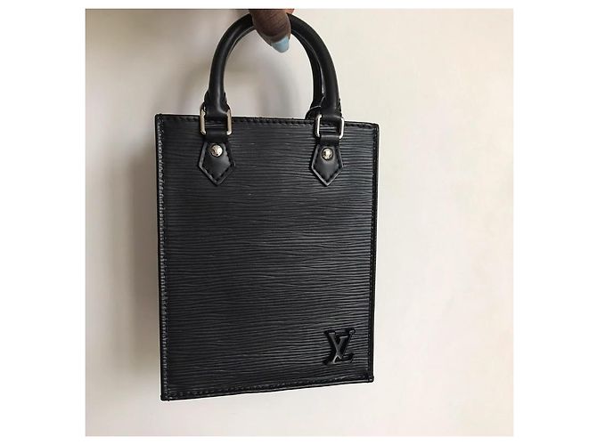 Bolso Louis Vuitton Nano Flat de cuero epi negro - vista 11