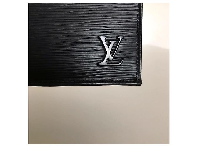 Bolso Louis Vuitton Nano Flat de cuero epi negro - vista 2