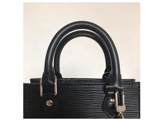 Bolso Louis Vuitton Nano Flat de cuero epi negro - vista 6