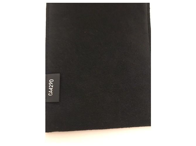 Bolso Louis Vuitton Nano Flat de cuero epi negro - vista 9