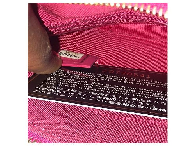 Chanel Pochette 19 in pelle di agnello rosa - vista 2
