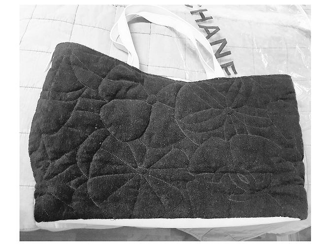 Chanel XL-Einkaufstasche in limitierter Auflage Schwarz Weiß - Ansicht 13