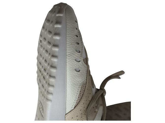 Tod's Tênis perfurado em couro nude - vista 11