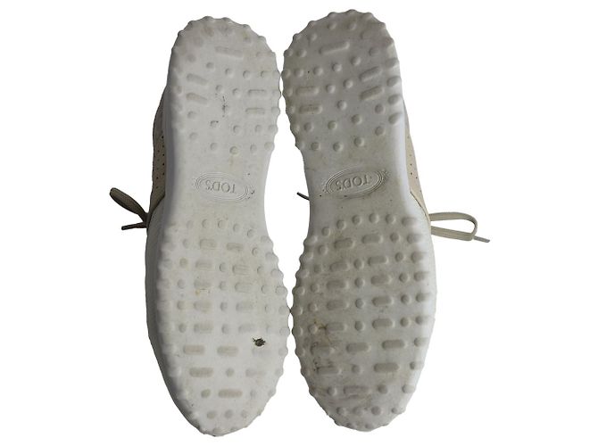 Tod's Tênis perfurado em couro nude - vista 5