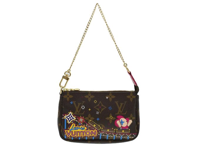 LOUIS VUITTON Vivienne Mini Pochette Accessoires Pochette M69752 Auth LV 41047A Monogramme - vue 13